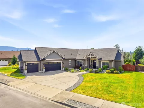 162 Mountain Crest Ln, Eatonville, WA 98328
