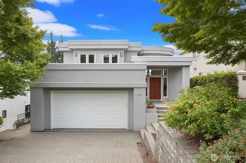 227 8th Ave, Kirkland, WA 98033