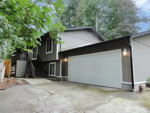 21627 SE 271st St, Maple Valley, WA 98038
