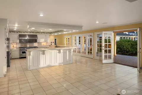 Kitchen - 3727 Shore Ave, Everett, WA 98203 photo 2 of 6