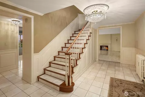 Entry Way - 3727 Shore Ave, Everett, WA 98203 photo 1 of 2
