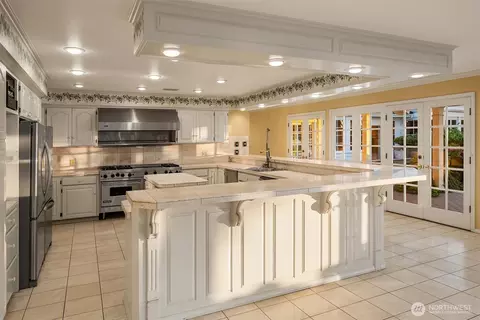 Kitchen - 3727 Shore Ave, Everett, WA 98203 photo 3 of 6