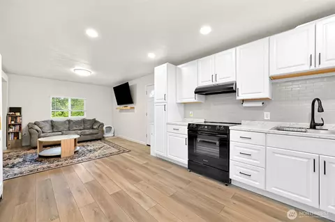 4621 East St #2, Blaine, WA 98230