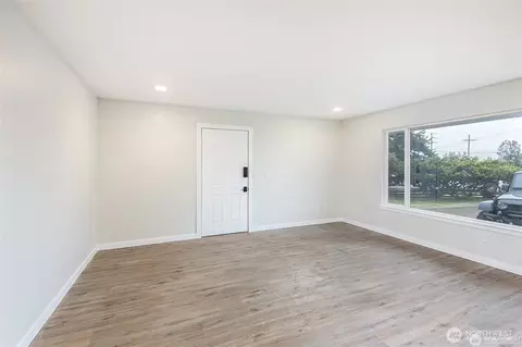 Living - 11 Stone Rd, Sequim, WA 98382 photo 5 of 6