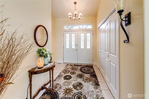 Entry Way - 105 14th Ct, Sequim, WA 98382 photo 3 of 4