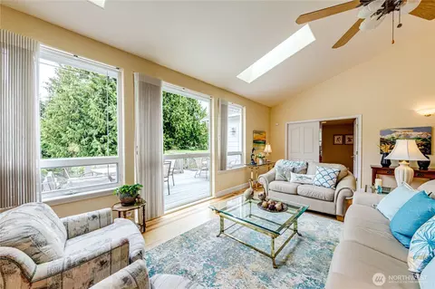 Living - 105 14th Ct, Sequim, WA 98382 photo 2 of 6