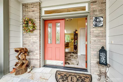 Entry Way - 105 14th Ct, Sequim, WA 98382 photo 2 of 4