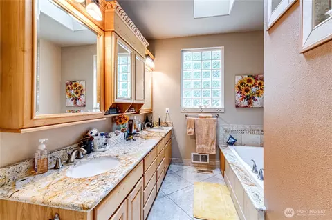Bath - 105 14th Ct, Sequim, WA 98382 photo 2 of 5