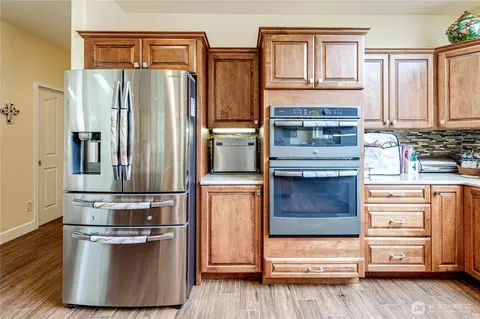 Kitchen - 105 14th Ct, Sequim, WA 98382 photo 4 of 6