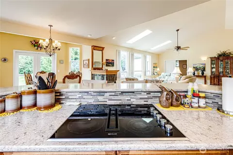 Kitchen - 105 14th Ct, Sequim, WA 98382 photo 5 of 6