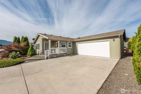 Exterior - 718 W Heritage Loop, Sequim, WA 98382 photo 4 of 10