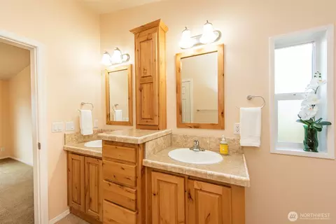 Bath - 718 W Heritage Loop, Sequim, WA 98382 photo 3 of 5