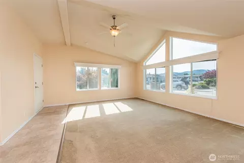 Living - 718 W Heritage Loop, Sequim, WA 98382 photo 3 of 4