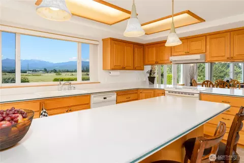 Kitchen - 141 Kiwi Ln, Sequim, WA 98382 photo 2 of 3