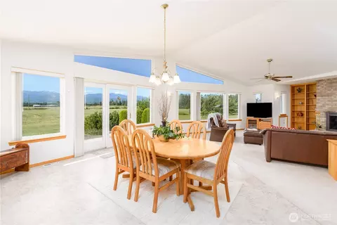 Dining - 141 Kiwi Ln, Sequim, WA 98382 photo 2 of 3