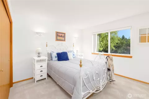 Bedroom - 141 Kiwi Ln, Sequim, WA 98382 photo 6 of 6