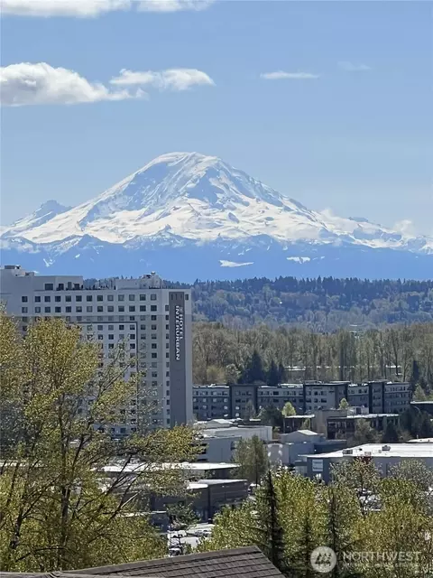 15330 Sunwood Blvd #E304, Tukwila, WA 98188