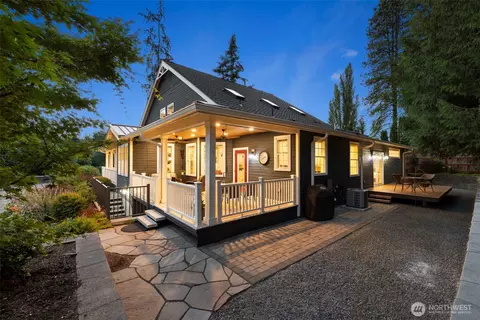 Exterior - 24229 7th Ave Se Ave SE, Bothell, WA 98021 photo 5 of 9