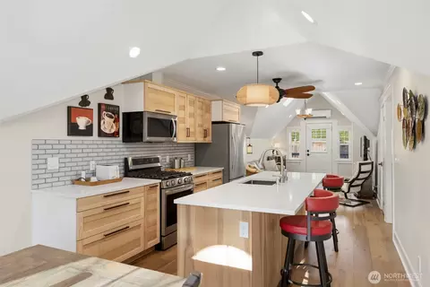 Kitchen - 24229 7th Ave Se Ave SE, Bothell, WA 98021 photo 3 of 3