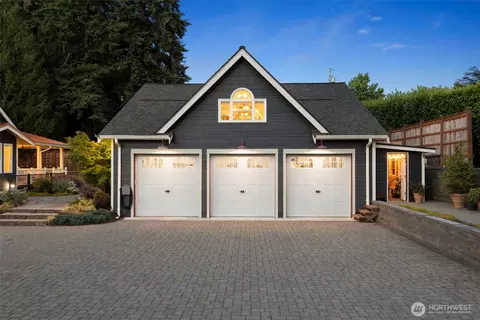 Exterior - 24229 7th Ave Se Ave SE, Bothell, WA 98021 photo 3 of 9