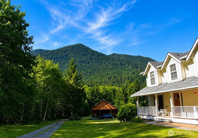 4244 Duckabush Rd, Brinnon, WA 98320