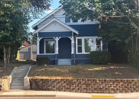 1737 6th St, Bremerton, WA 98337