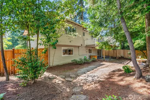 Exterior - 10614 NE 149th St, Bothell, WA 98011 photo 5 of 7