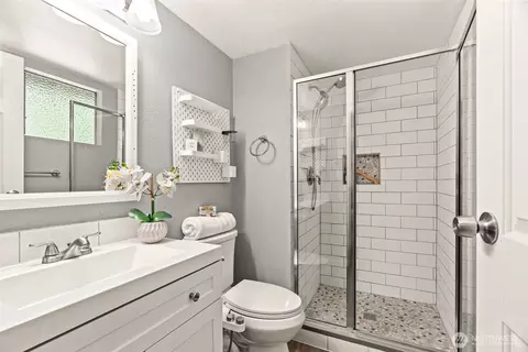 Bath - 10614 NE 149th St, Bothell, WA 98011 photo 1 of 3