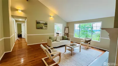 10003 SE 192nd St, Renton, WA 98055