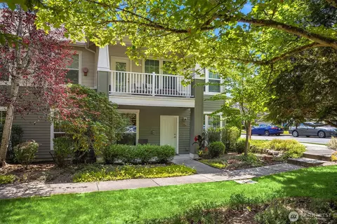 22675 NE Alder Crest Dr #102, Redmond, WA 98053