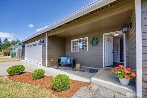 19782 Mosjon Cir NE, Poulsbo, WA 98370