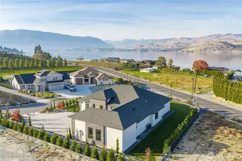21 Loretta Ln, Chelan, WA 98816
