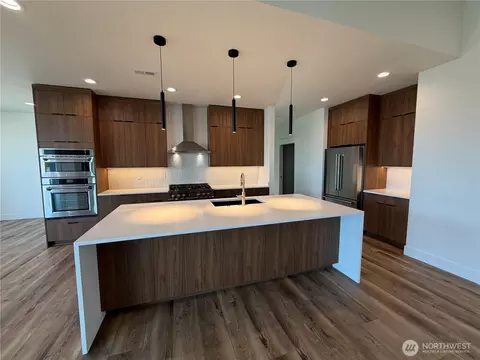 21 Loretta Ln, Chelan, WA 98816