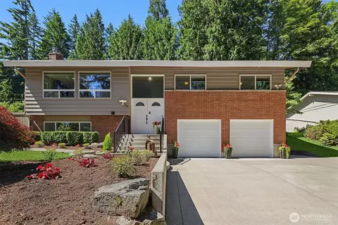 525 Mount Everest Ln SW, Issaquah, WA 98027