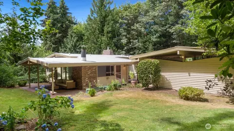 11880 NE 36th Pl, Bellevue, WA 98005