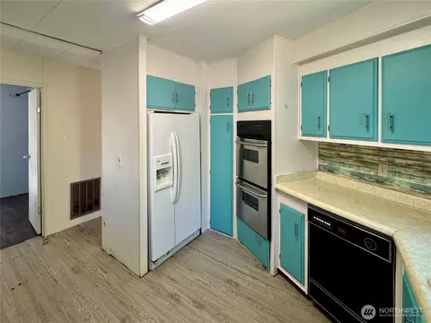 Kitchen - 260 E Olympic Dr, Grapeview, WA 98546 photo 2 of 2