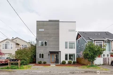 522 N 104th St, Seattle, WA 98133