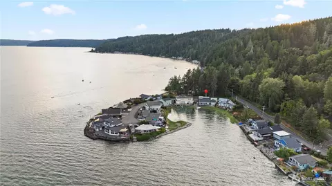 21 NE Belaire Dr, Belfair, WA 98528