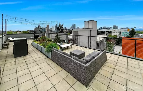 121 12th Ave E #409, Seattle, WA 98102