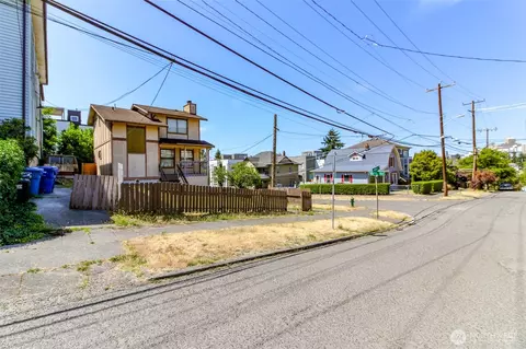 Exterior - 1601 E Alder St, Seattle, WA 98122 photo 5 of 9