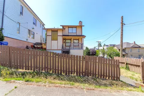Exterior - 1601 E Alder St, Seattle, WA 98122 photo 9 of 9