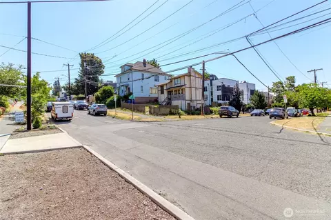 Exterior - 1601 E Alder St, Seattle, WA 98122 photo 7 of 9