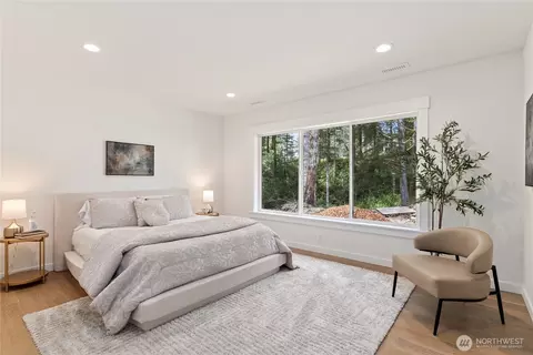 Bedroom - 850 E Vine Maple Ln, Union, WA 98592 photo 2 of 3