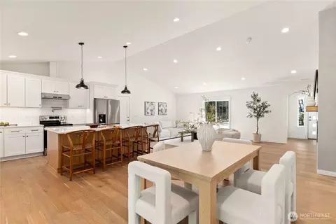 Dining - 850 E Vine Maple Ln, Union, WA 98592 photo 1 of 3