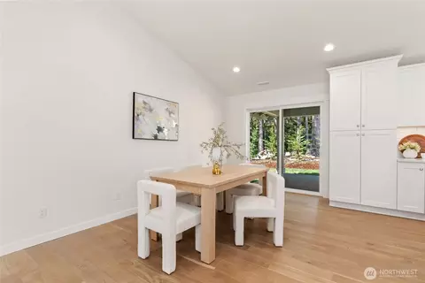 Dining - 850 E Vine Maple Ln, Union, WA 98592 photo 3 of 3