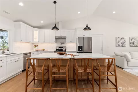 Kitchen - 850 E Vine Maple Ln, Union, WA 98592 photo 4 of 7