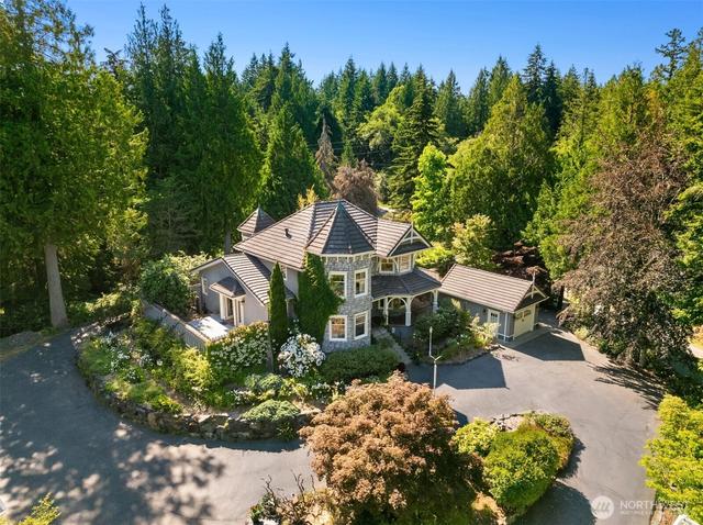 7205 NE Dolphin Dr, Bainbridge Island, WA 98110