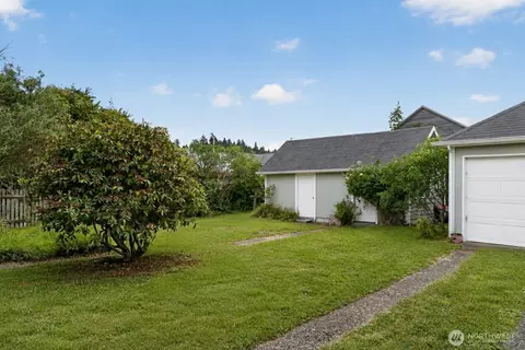 Exterior - 231 Spruce St, Ilwaco, WA 98624 photo 4 of 4