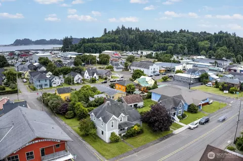 View/Area - 231 Spruce St, Ilwaco, WA 98624 photo 3 of 6