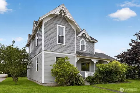 Exterior - 231 Spruce St, Ilwaco, WA 98624 photo 2 of 4